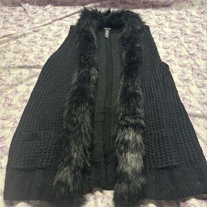 🪄Style & Co. Black Knit Vest with Faux Fur Trim
